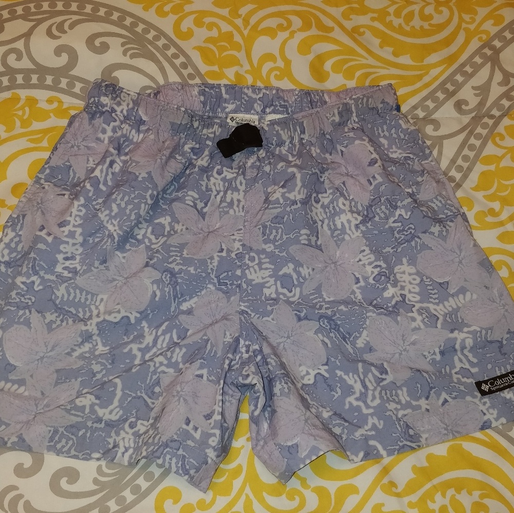 Women's Columbia periwinkle floral shorts
